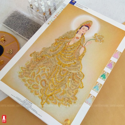 BTE Bộ Tự Đính - Quan Âm Toạ Sen - Áo Vàng Kim - Tranh Đính Kim Sa - BT009